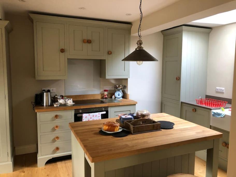 St Anthony'S, Bright Perkily Decorated 3 Bedroom House Ampleforth Екстериор снимка