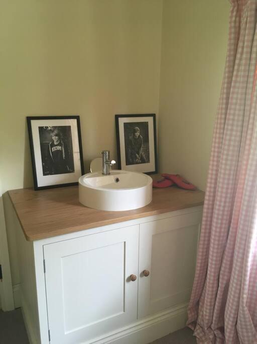 St Anthony'S, Bright Perkily Decorated 3 Bedroom House Ampleforth Екстериор снимка