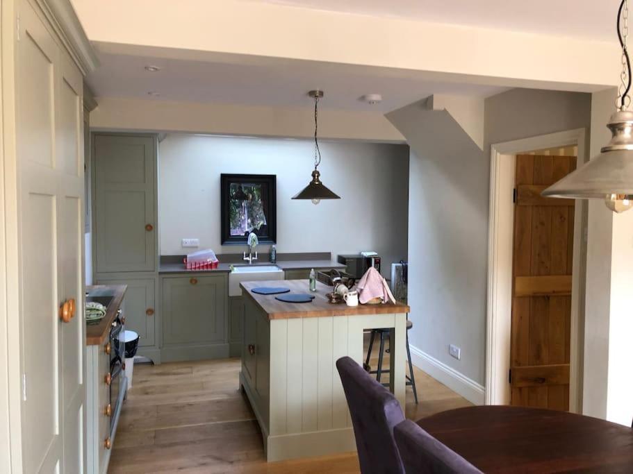 St Anthony'S, Bright Perkily Decorated 3 Bedroom House Ampleforth Екстериор снимка