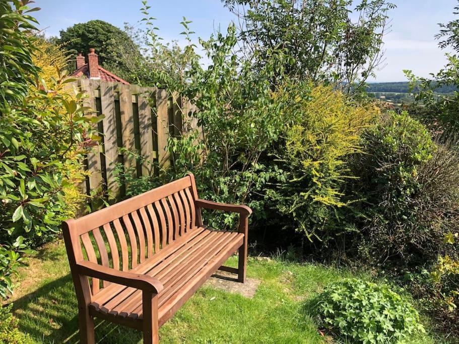 St Anthony'S, Bright Perkily Decorated 3 Bedroom House Ampleforth Екстериор снимка