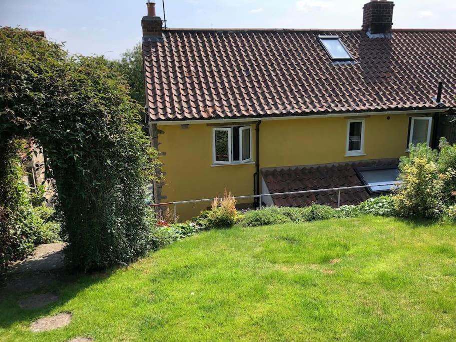 St Anthony'S, Bright Perkily Decorated 3 Bedroom House Ampleforth Екстериор снимка